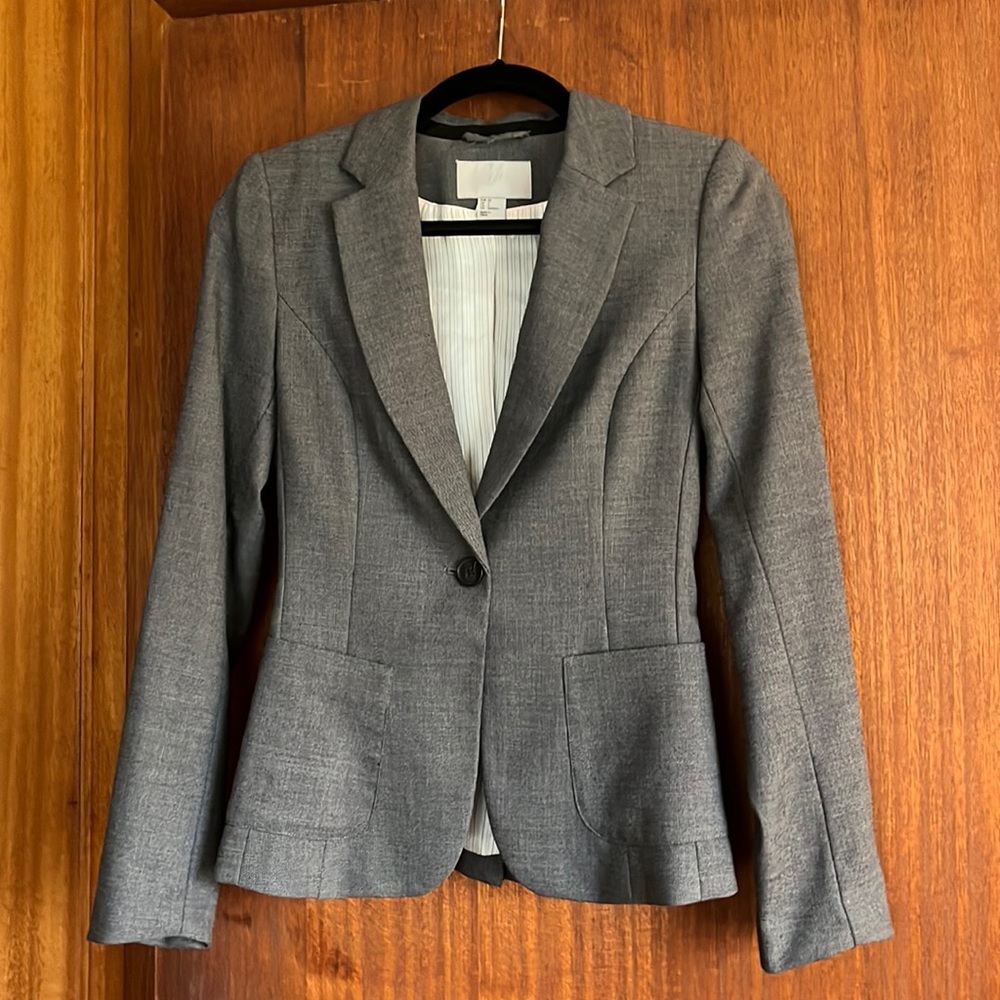 H&M grey thick fitted lined blazer EUC size 4